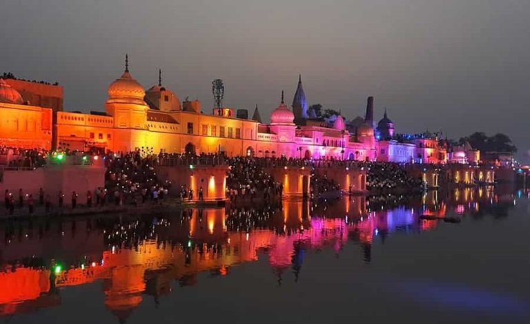 Nighttime Temple Visits in Ayodhya: A Unique Spiritual Experience